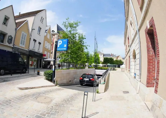 Coeur De Ville, Calme, Spacieux,Parking Et Wifi !